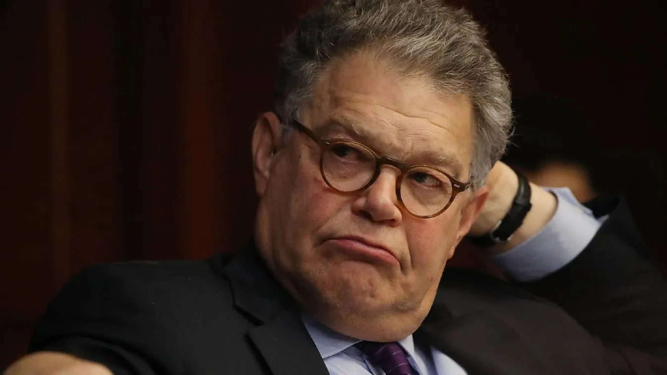 Zaklatási vádak miatt mond le a szenátor