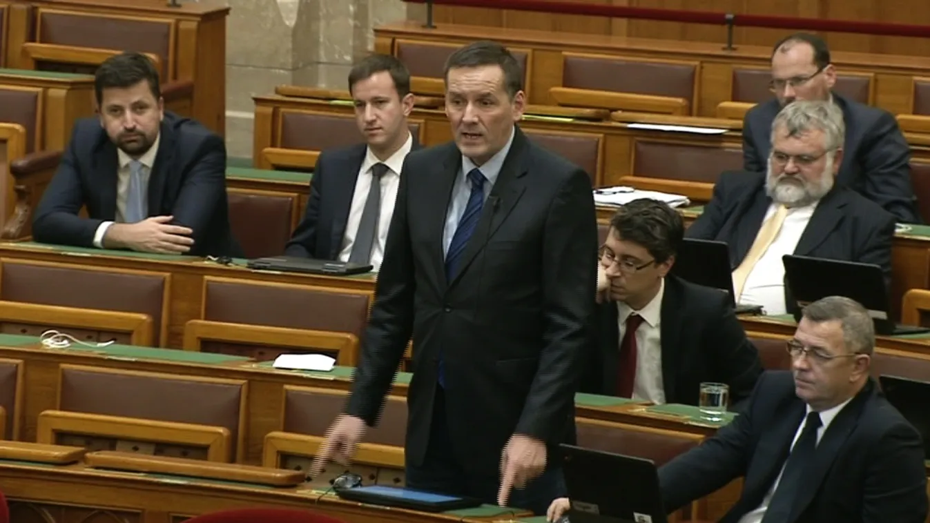 Volner számon kért, Lázár bagatellizált