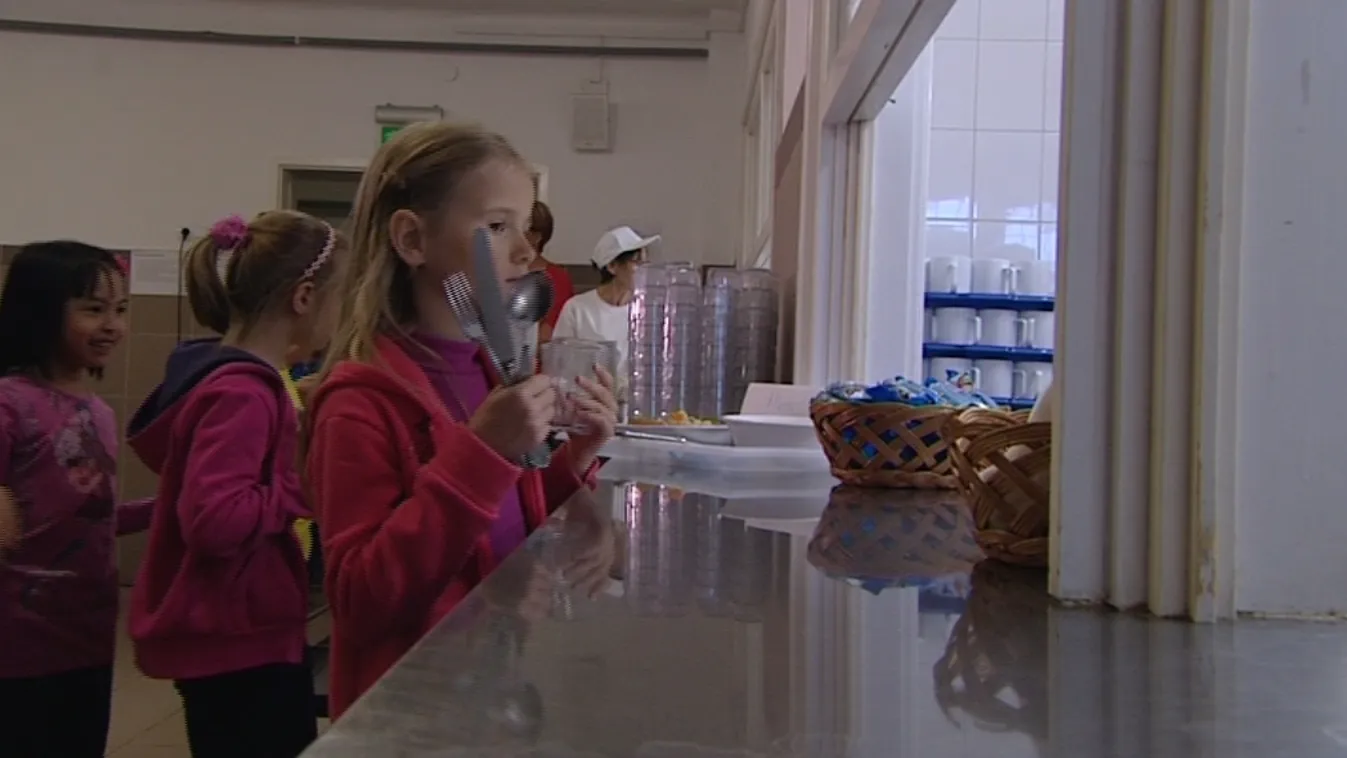 Az óvodákban és iskolákban terjeszti a terrorfenyegetettség érzését a kormány