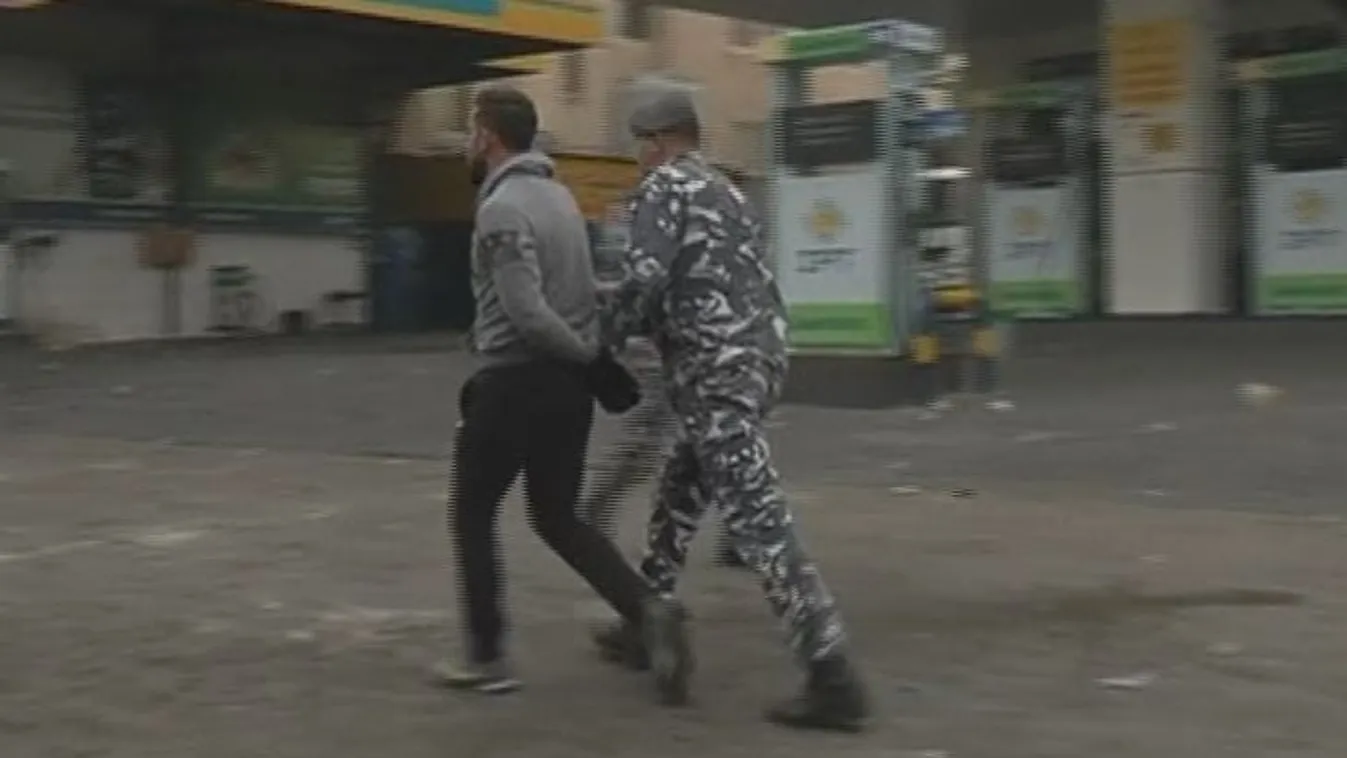 Könnygázzal oszlatták a tüntetőket a libanoni hatóságok