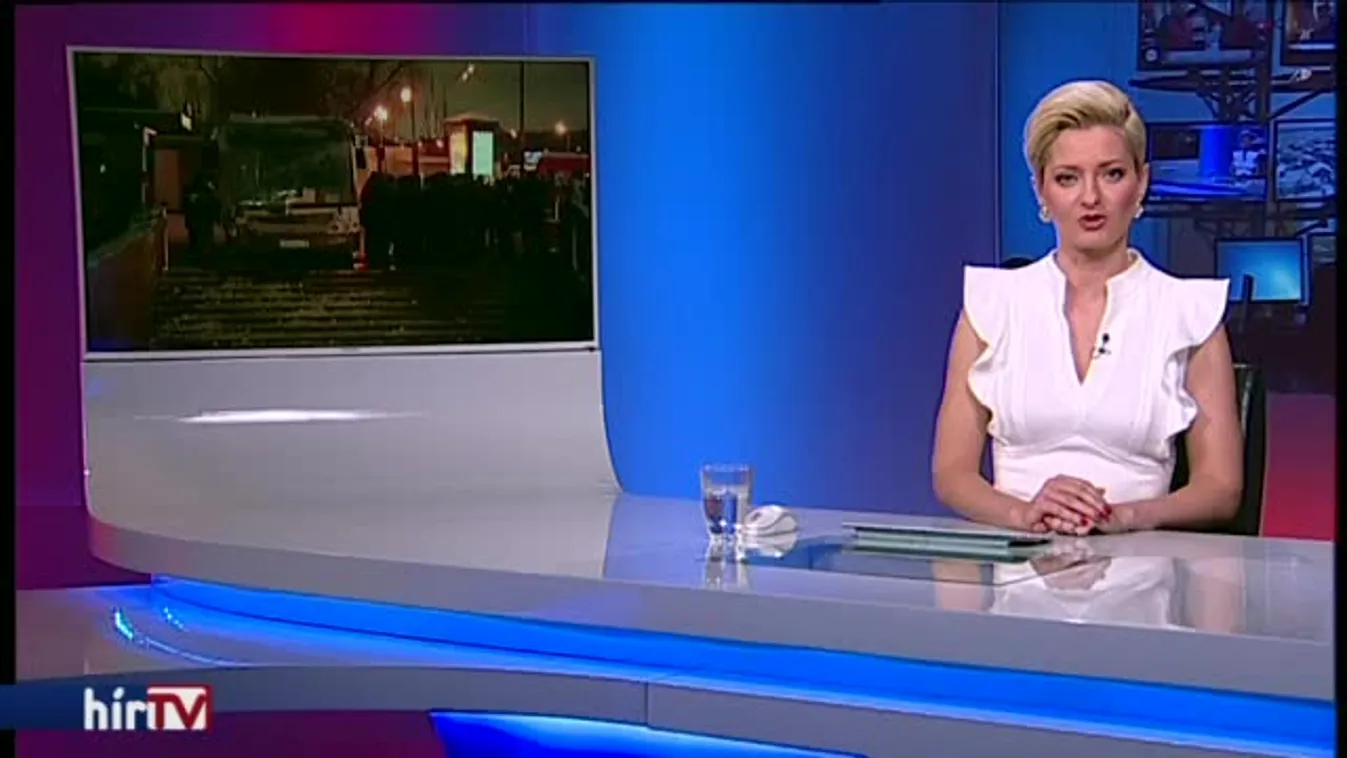 Metróaluljáróba hajtott egy busz Moszkvában