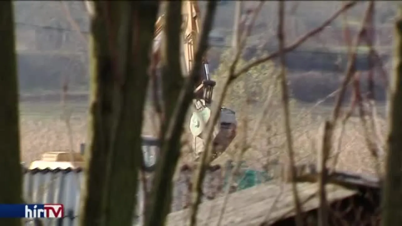 Panaszkönyv - Lakat alatt