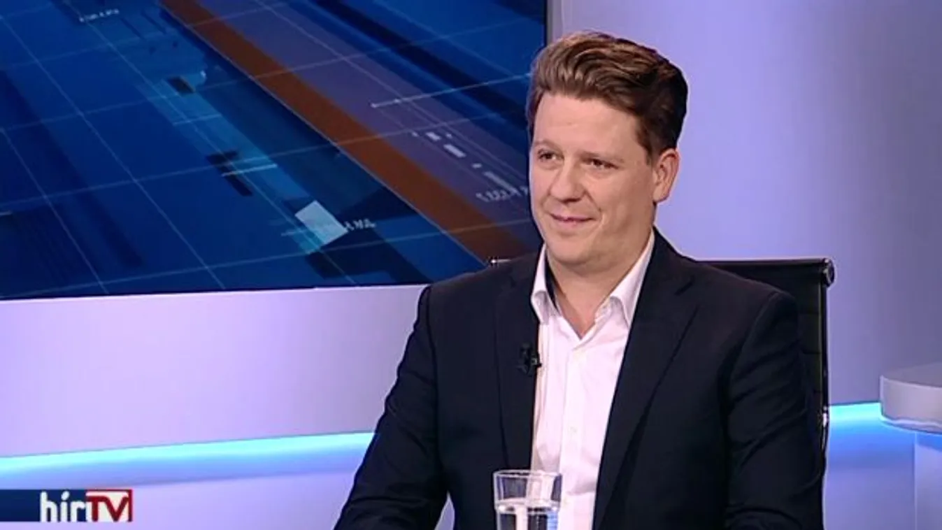 A világhír kapujában