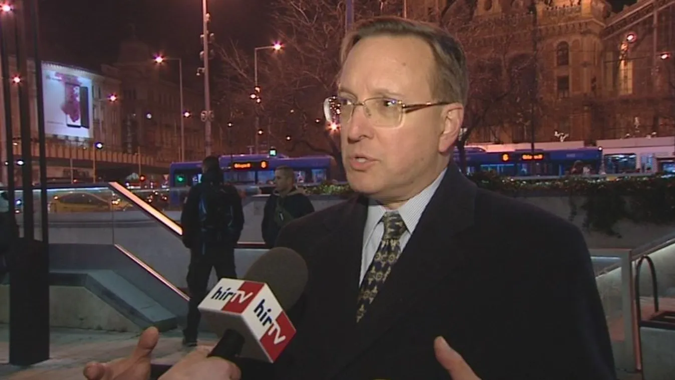 Csak a választások után kezdik önteni az amerikai pénzt