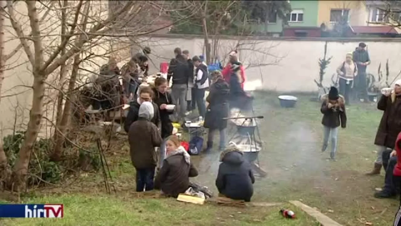 Közösségi főzés Csepelen hajléktalanok és állami otthonok lakói számára