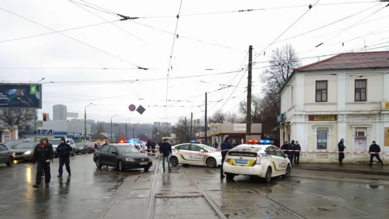 Túszokat ejtett, bomba van nála