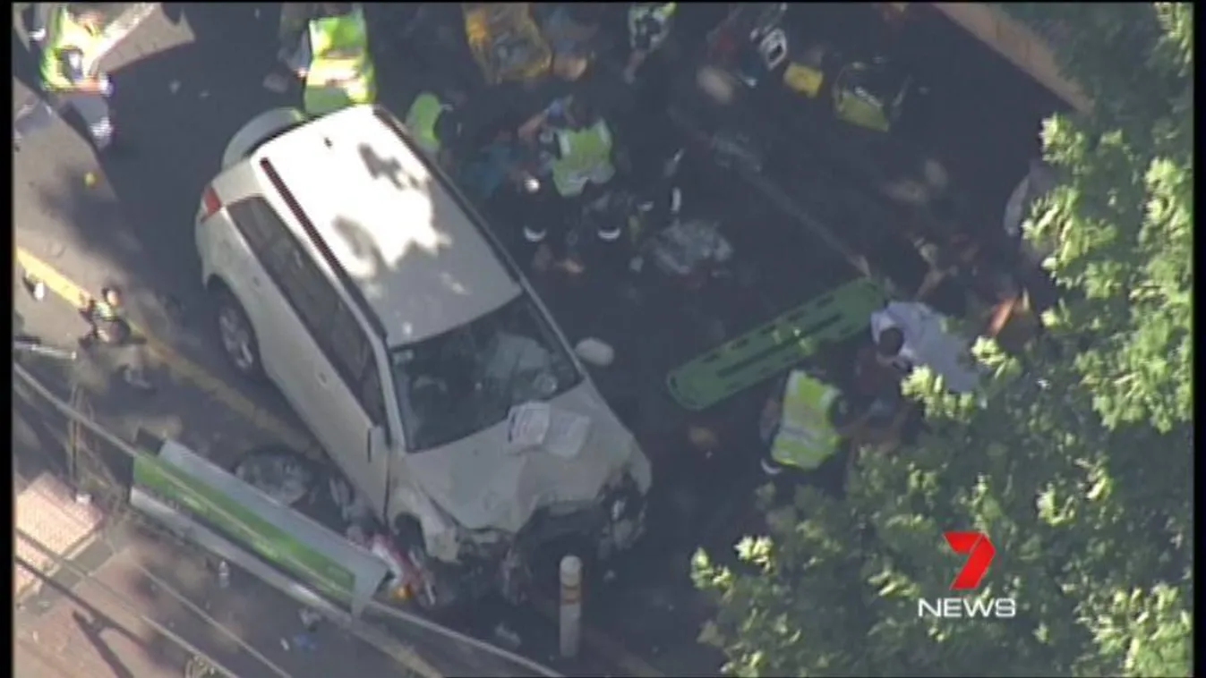 Tömegbe hajtott egy autós Melbourne városban