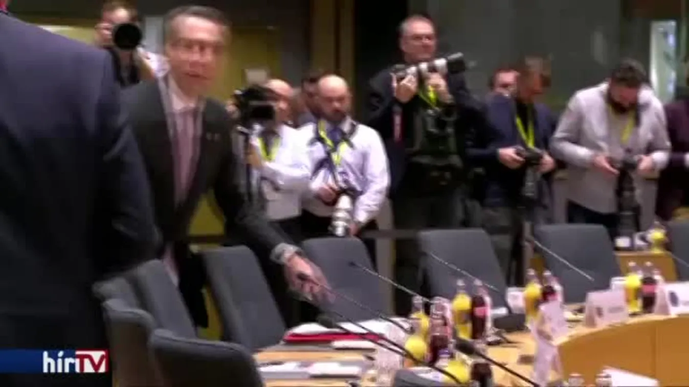 A visegrádi négyek továbbra is ellenállnak