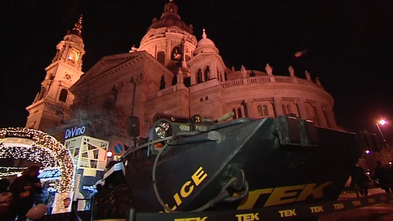 Felsorakoztak a TEK páncélosai a fővárosban