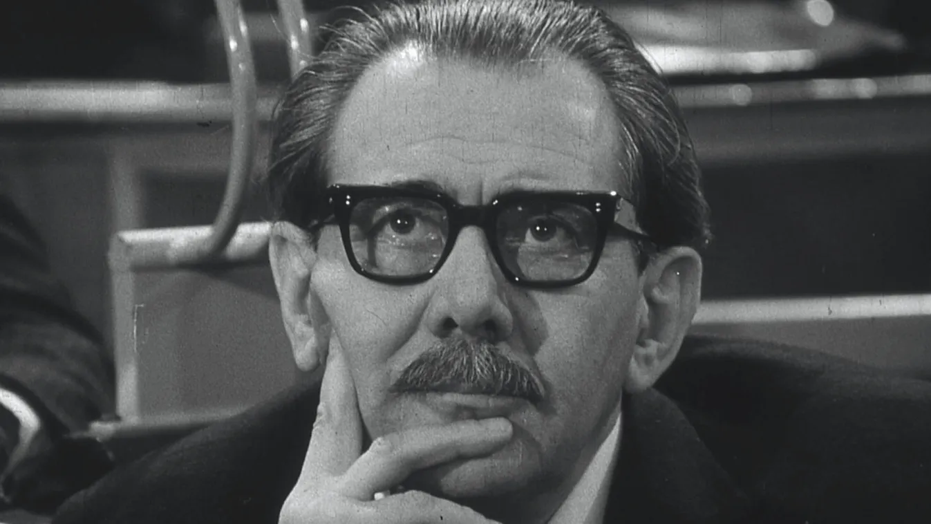 Aczél II. – Vetítő