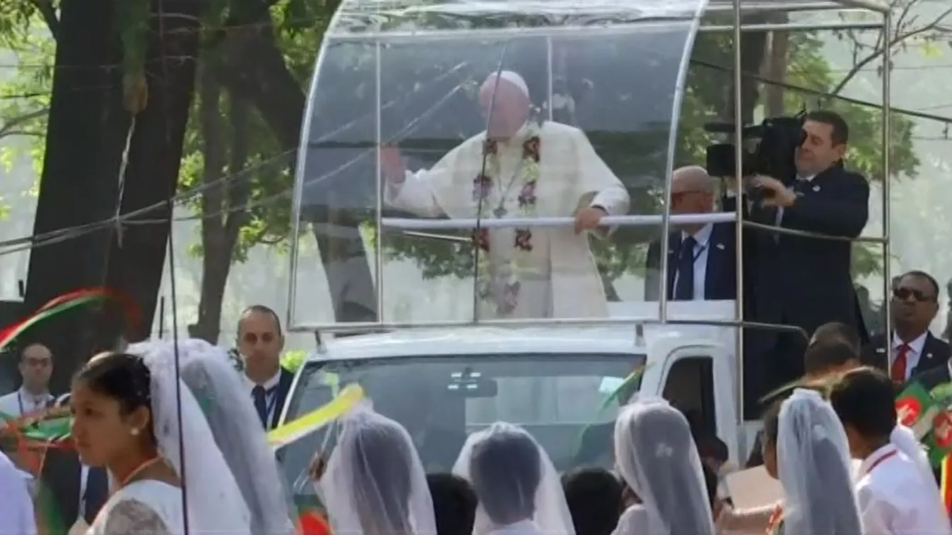 Misét tartott Ferenc pápa az 1 százaléknyi katolikusnak