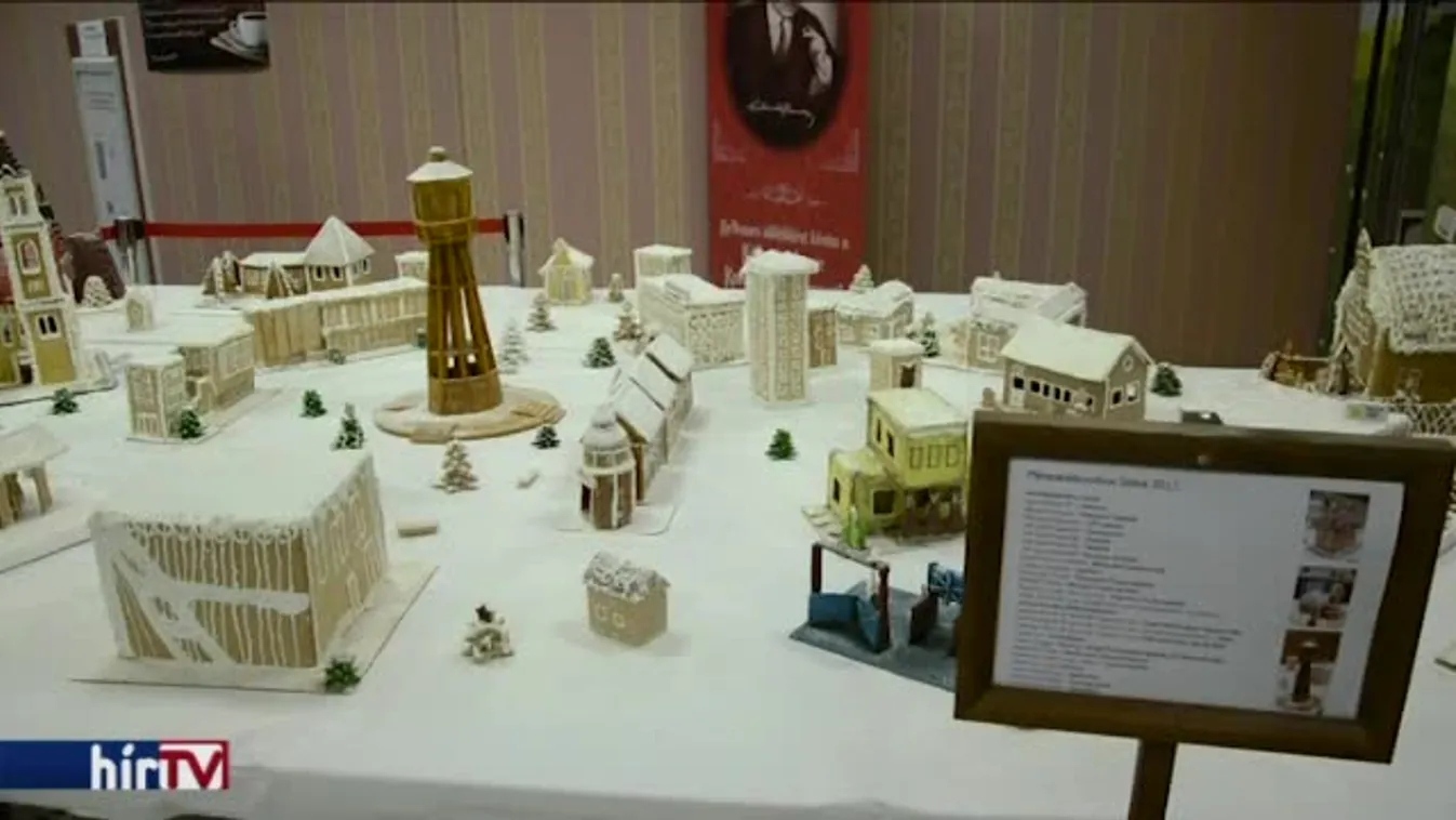 Mézeskalácsból készítették el Siófok kicsinyített mását