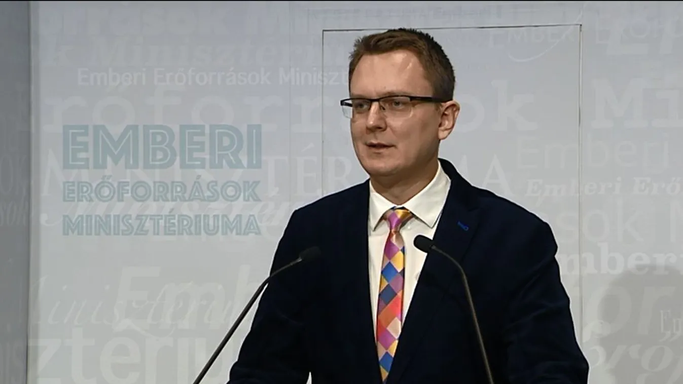 Rétvári kerülte az érdemi választ