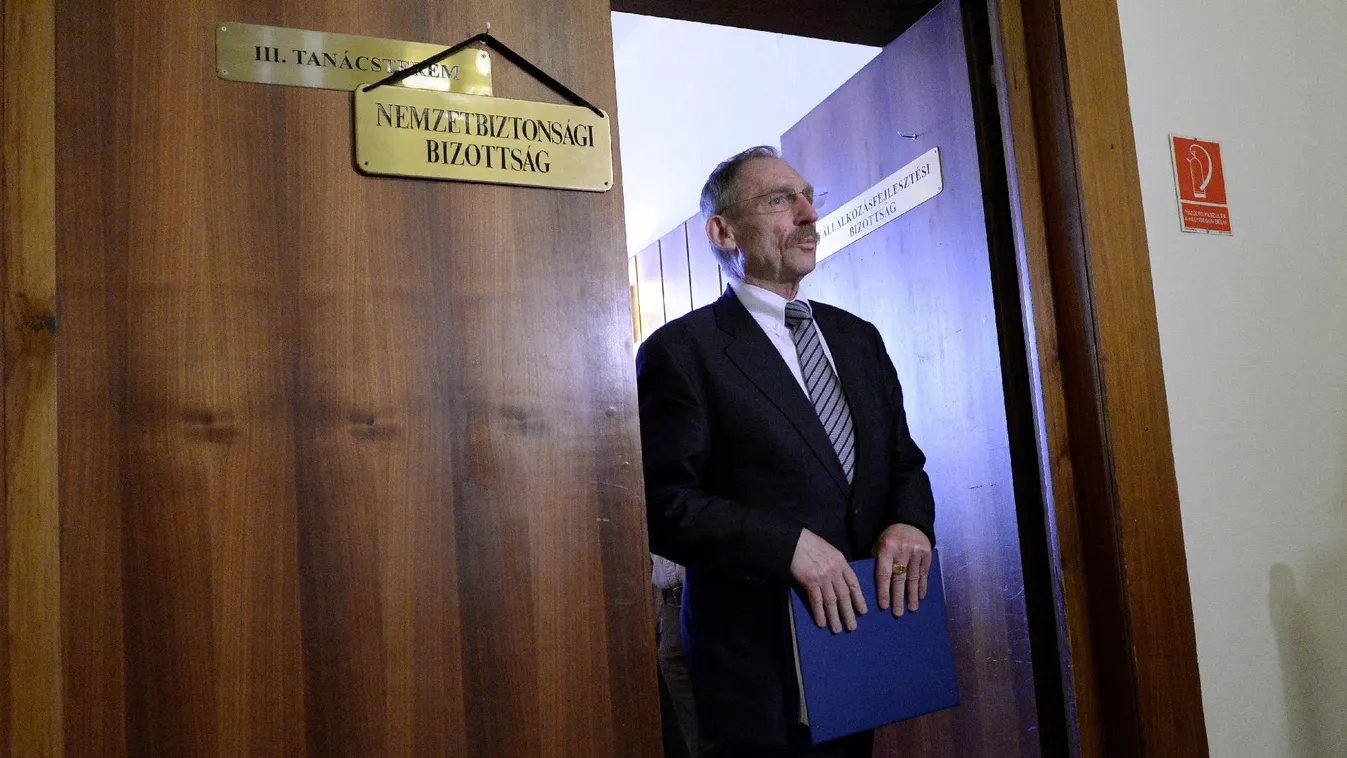 Fittyet hánynak a határidőre a miniszterek