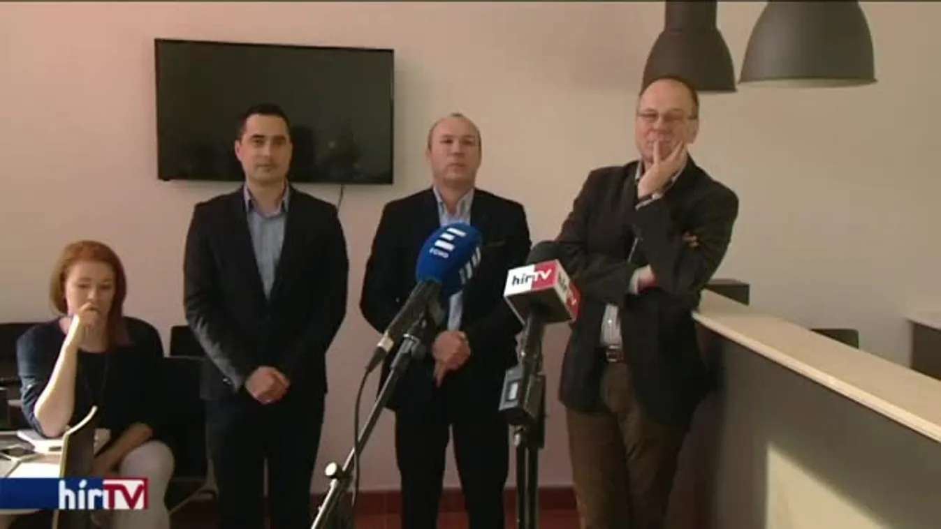 „Hiteltelen és mérhetetlenül pofátlan, hogy pénzért kuncsorognak”