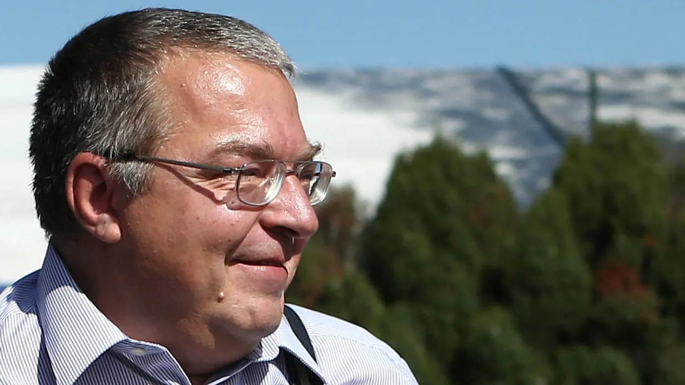 Simicska: Nem foglalkozom pártok felvásárlásával