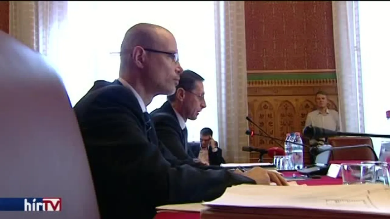 Szél: A kormány is rájött, elhibázott támadás volt az ÁSZ-büntetés