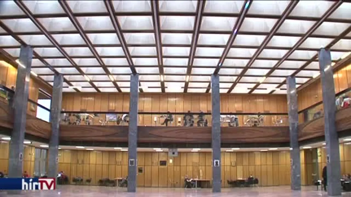 Szijjártó barátja húz hasznot az egyetemből