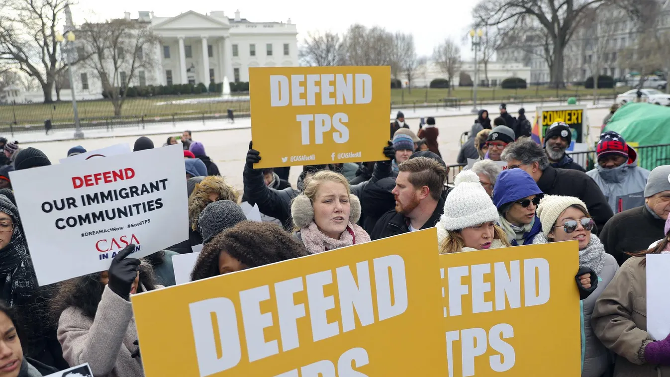 Deportálhatnak 200 ezer menekültet