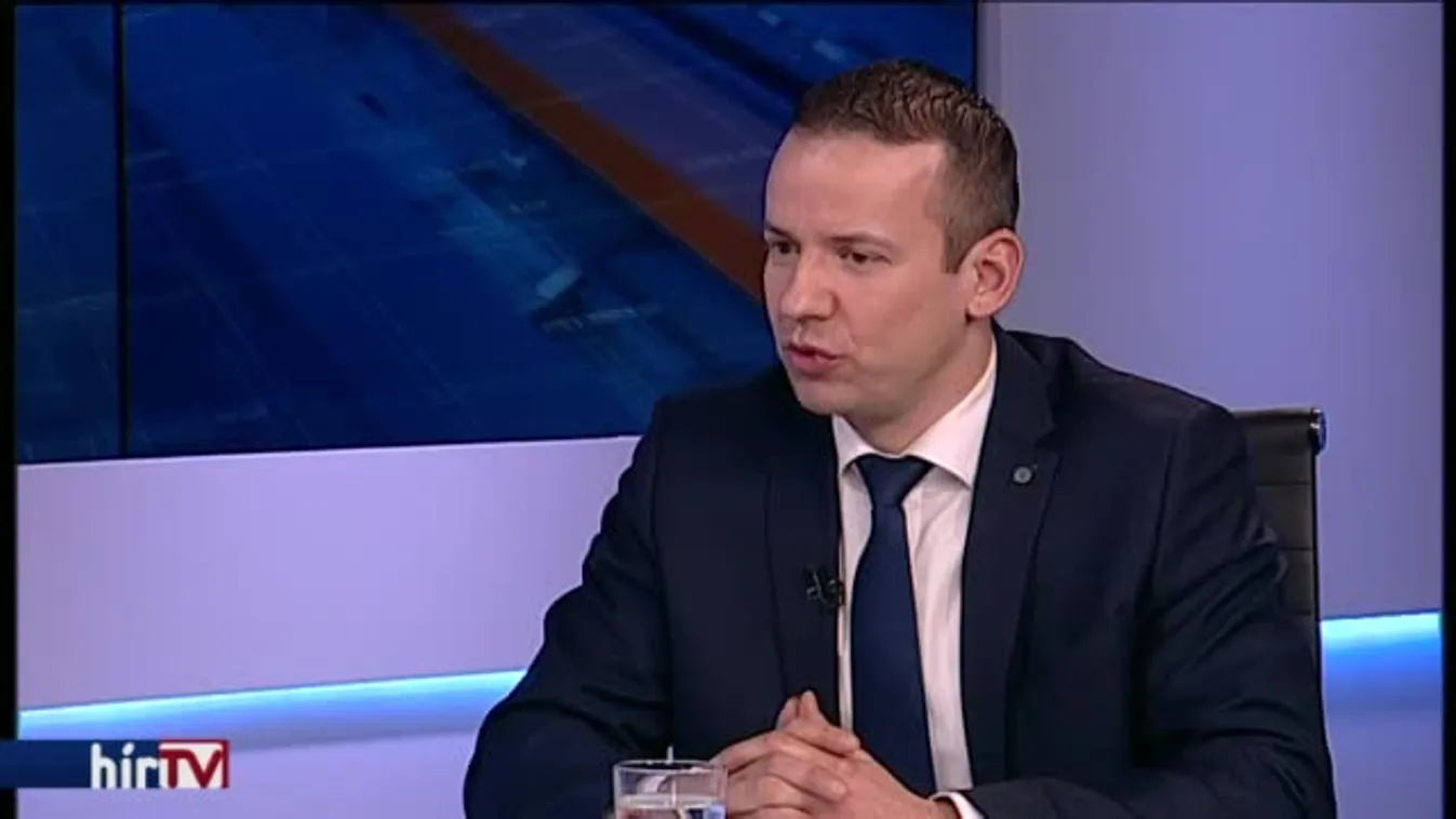 Hazugságok - Newsroom