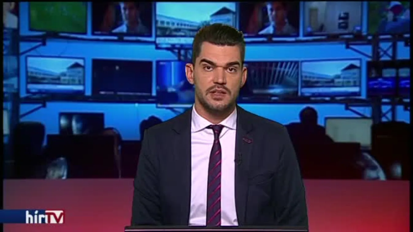 Rendhagyó tárlattal üzent Balog Zoltánnal a Momentum