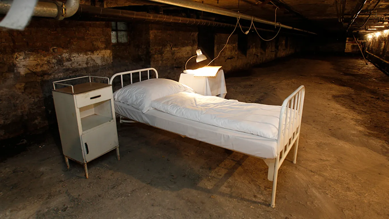 Pusztul a rendszer - Egyenesen