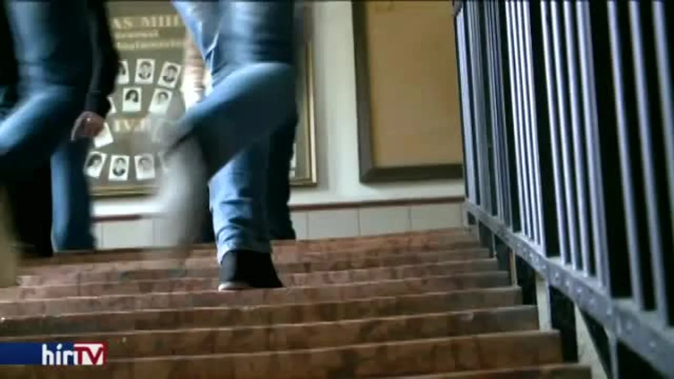 Üresek maradtak az iskolapadok