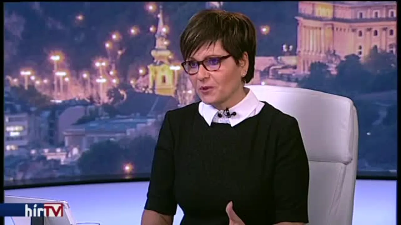 Egyenesen - Homok a gépezetben