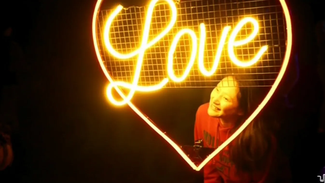 Egy egész éjen át tartó művészeti fesztivál – BBC Travel Show