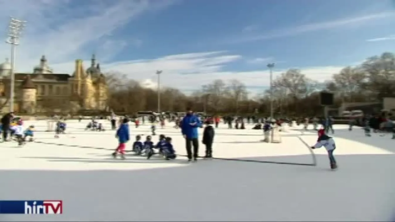 Ifjú jégkorongozók lepték a városligeti pályát
