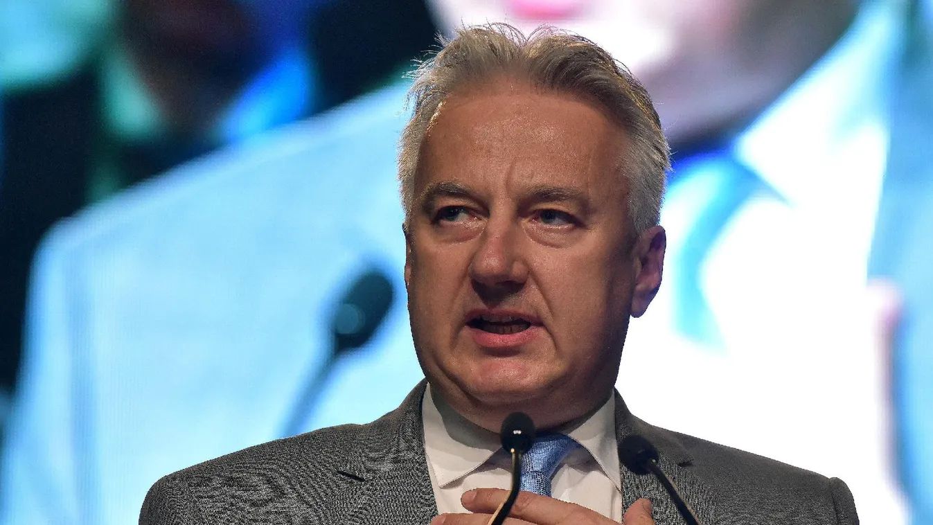 Semjén Zsolt kiállt a hódmezővásárhelyi plébános mellett