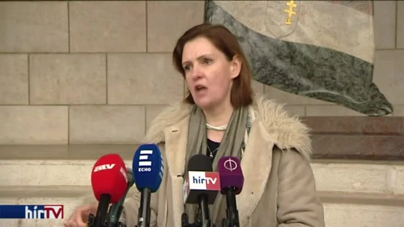 Béremelést követel a Jobbik a közszolgálatban dolgozóknak