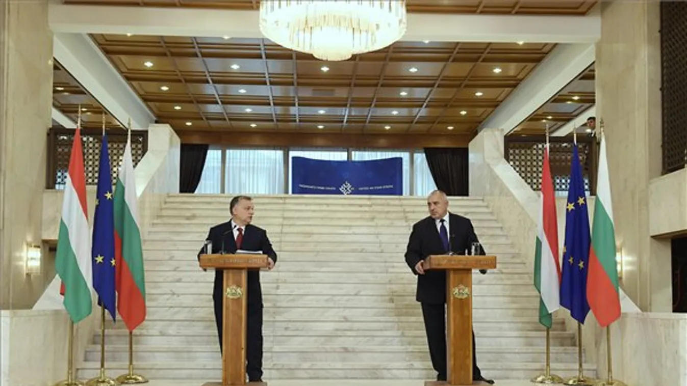 Nem tudni, honnan jött Orbánnak a tízezres szám