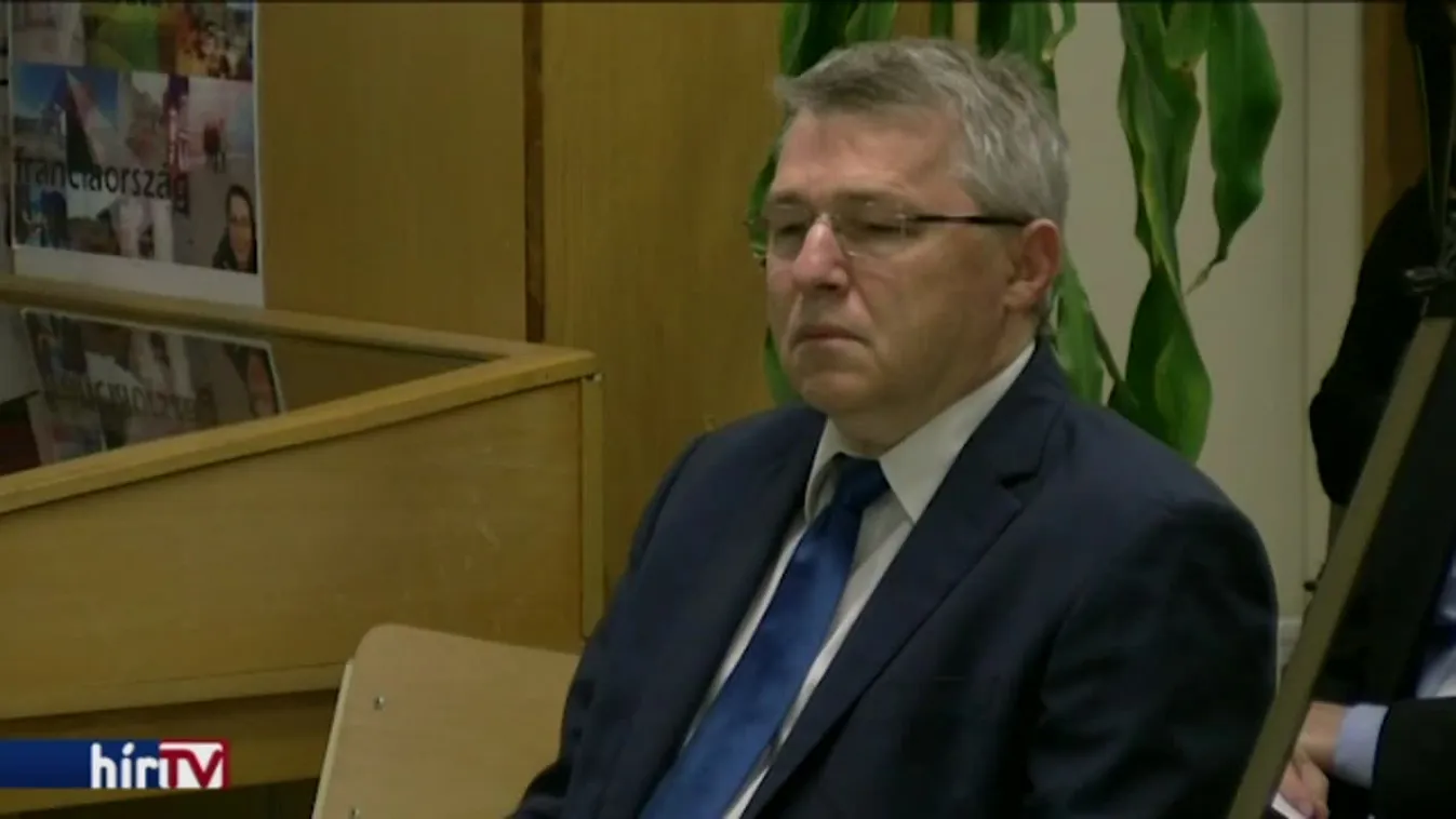 Válasz helyett személyeskedett az államtitkár