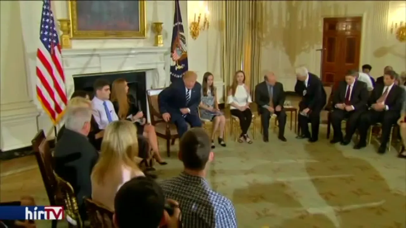 Fegyvert adna a tanároknak Trump