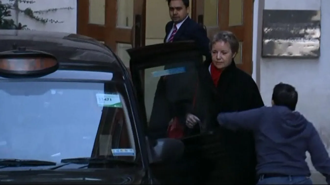 Örömlányokra is ment az adományból, lemondott a vezetőhelyettes