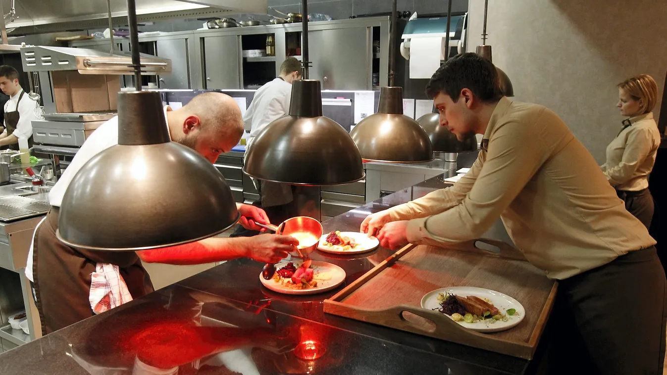 Fél áron lehet enni-inni a Balatonnál