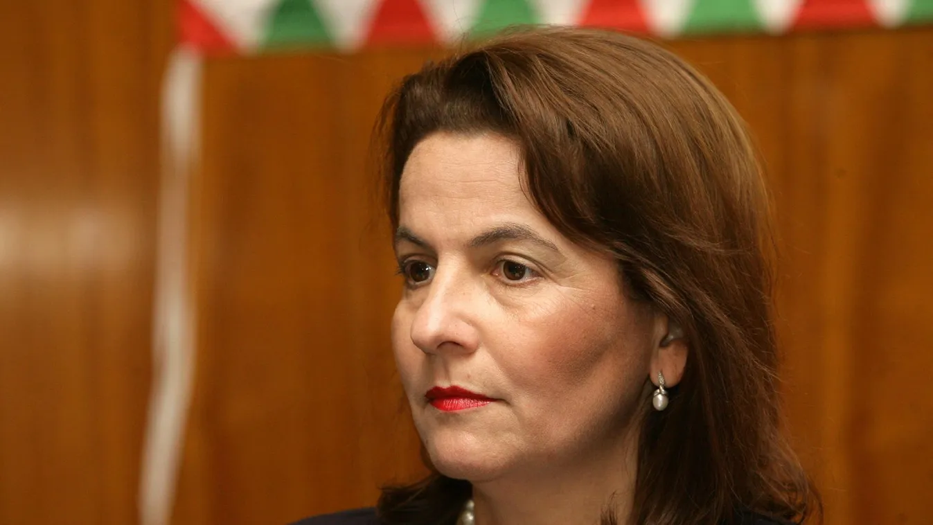 Jobbik: A divatszakmában akar új kifizetőhelyeket a kormány