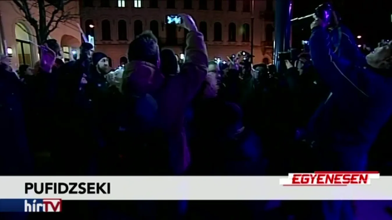 Egyenesen - Pénznyelő