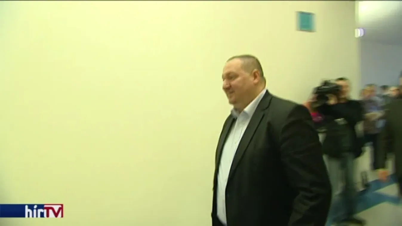 Folytatódik a „kutyakomédia” a nemzetbiztonsági bizottságban