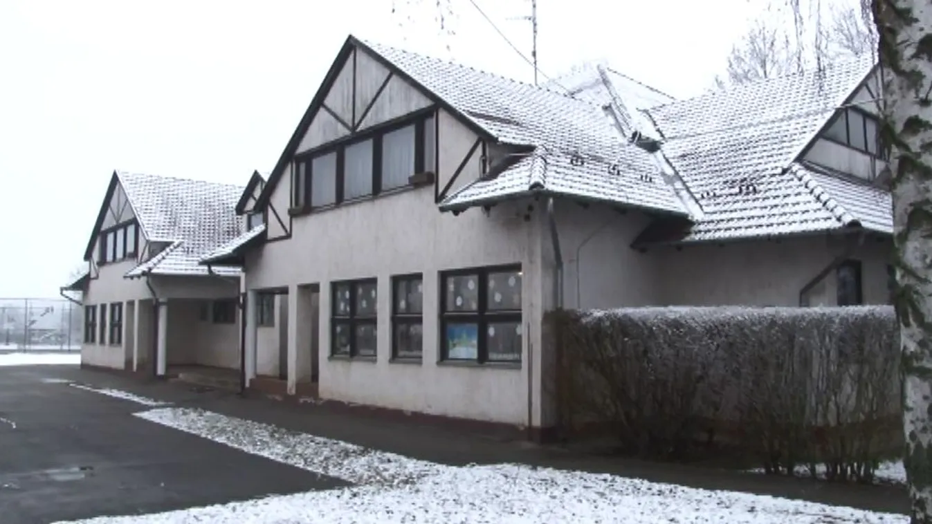 Órákon át utaznak a diákok, mert kevés a megfelelő iskola