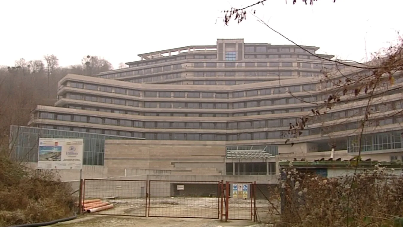 A visegrádi luxushotel befejezésére készülnek Tiborczék