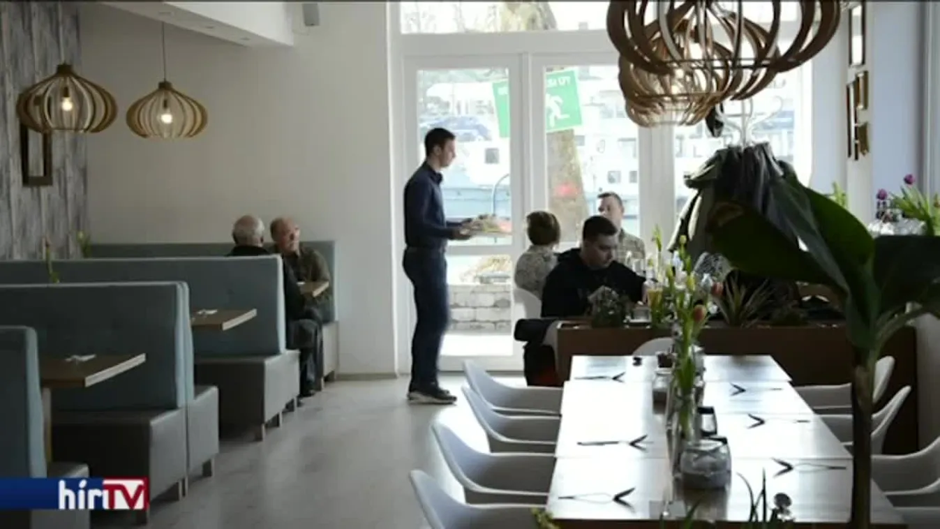 Fél áron lehet enni-inni a Balatonnál