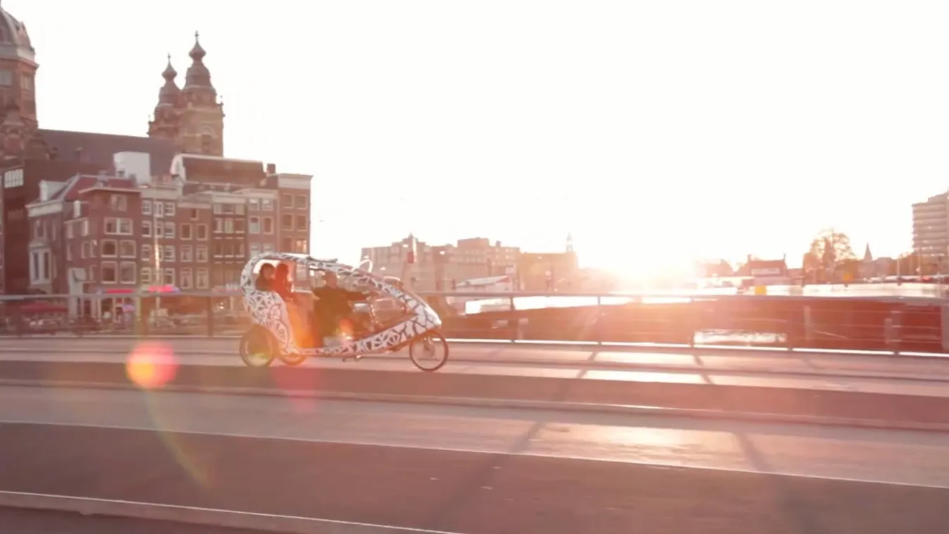 Riksaláz – Vetítő