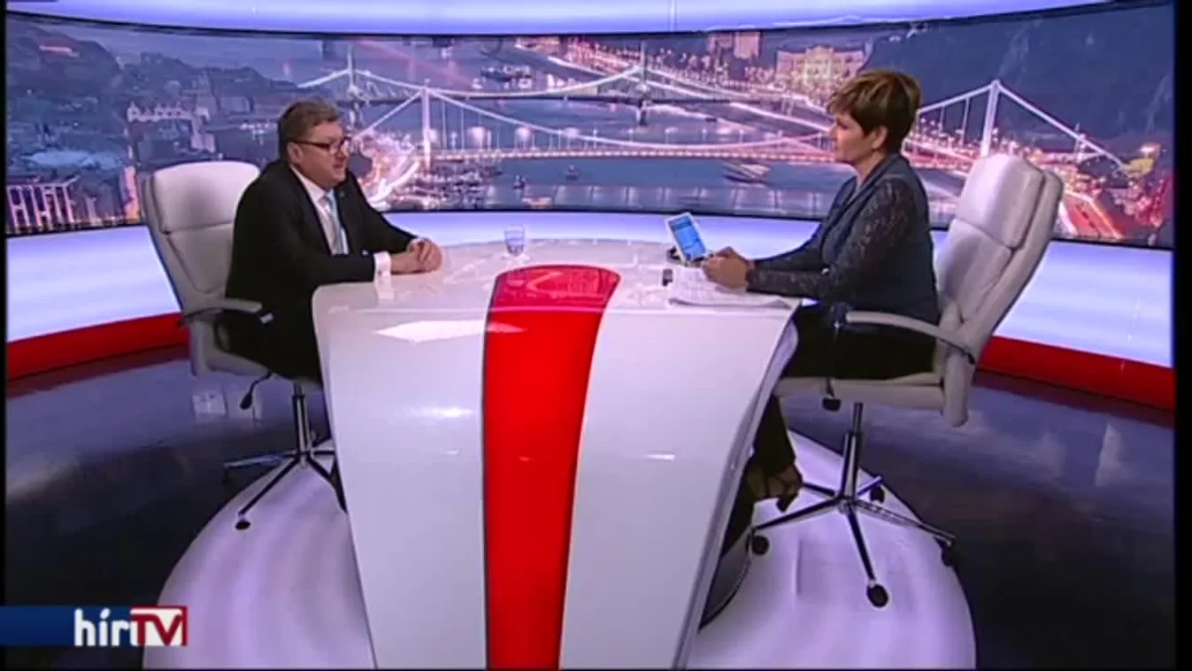 Egyenesen - Esztergapad