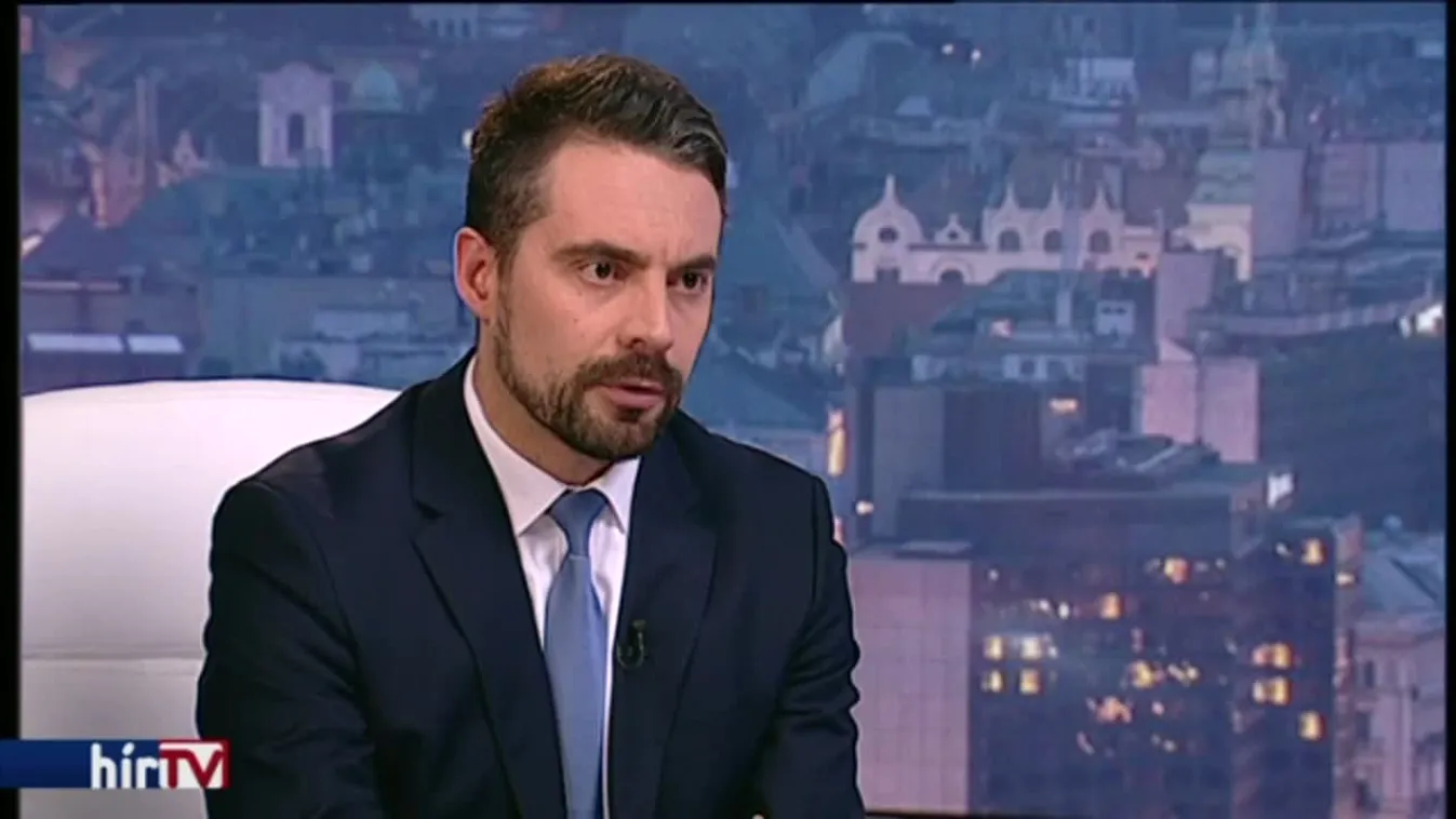 Vona: Poltnak le kellene mondania