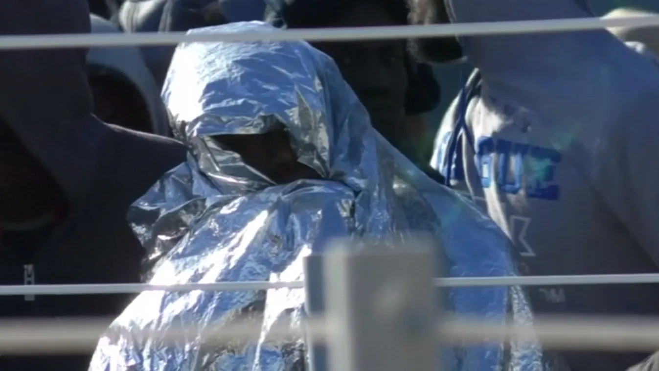 Kilencven migráns veszett a tengerbe