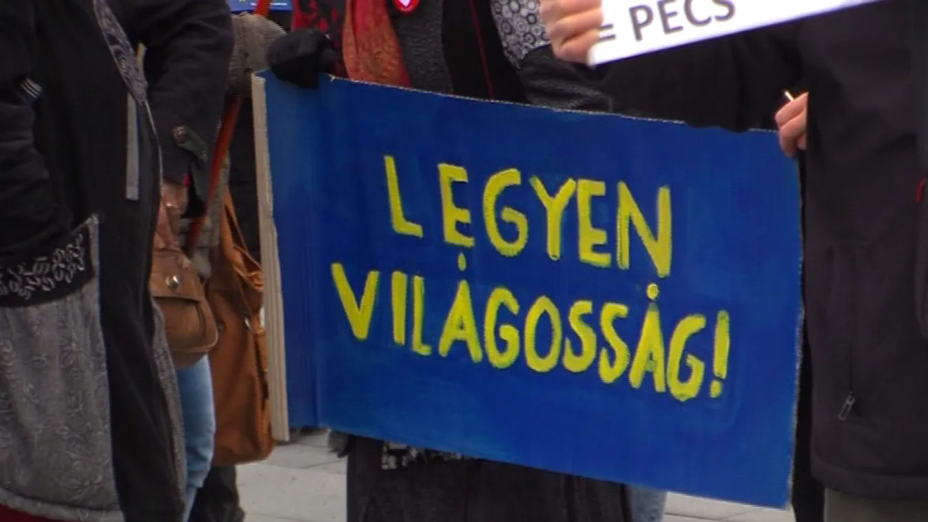 A korrupció ellen demonstráltak Pécsett
