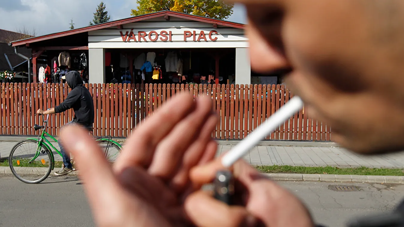 Simán legyűri a közmunkát a csempészet