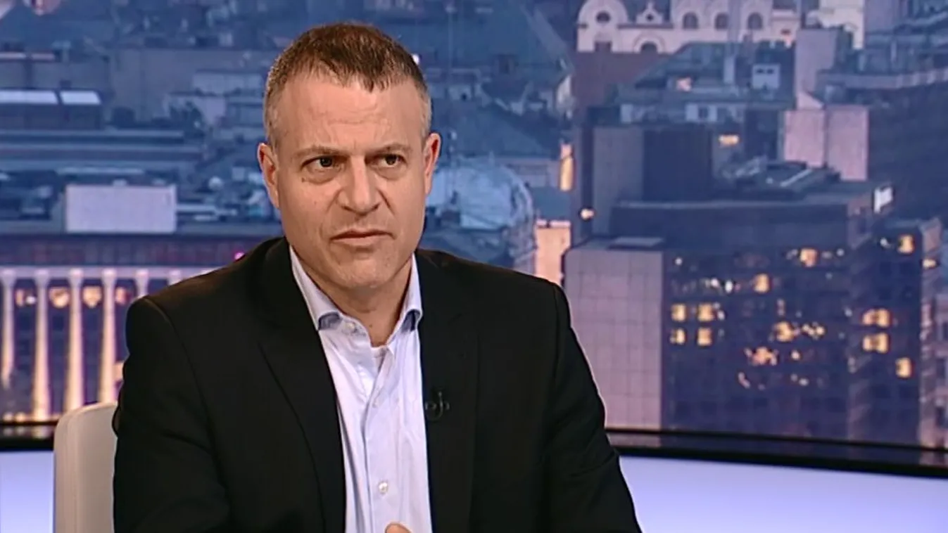 Juhász: Történelmi bűn, ha nem a legesélyesebb jelölt mögé állunk be